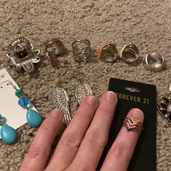 Mixed Bundle of Fashion Jewelry Sz 6.5/7 rings - Picture 3 of 5